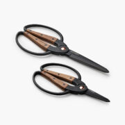 Walnut Handle Garden Scissors – view 3